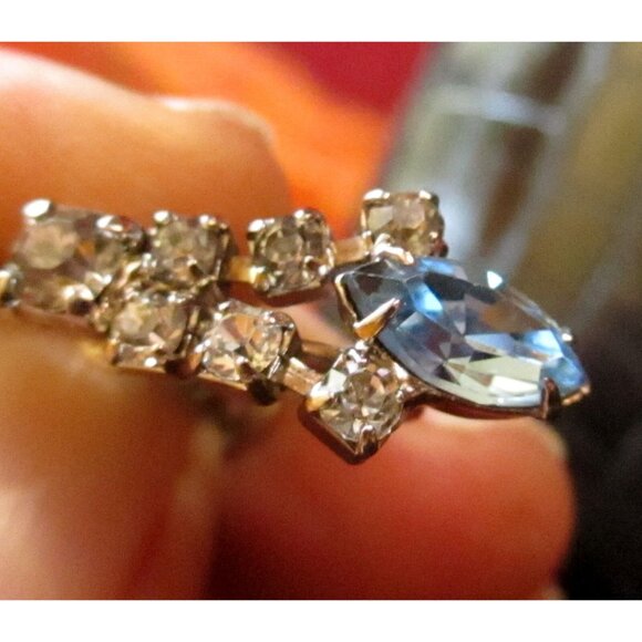 Grannys Vintage Screw Back Crystal Earrings With Marquise & Round Rhinestones - Picture 1 of 3